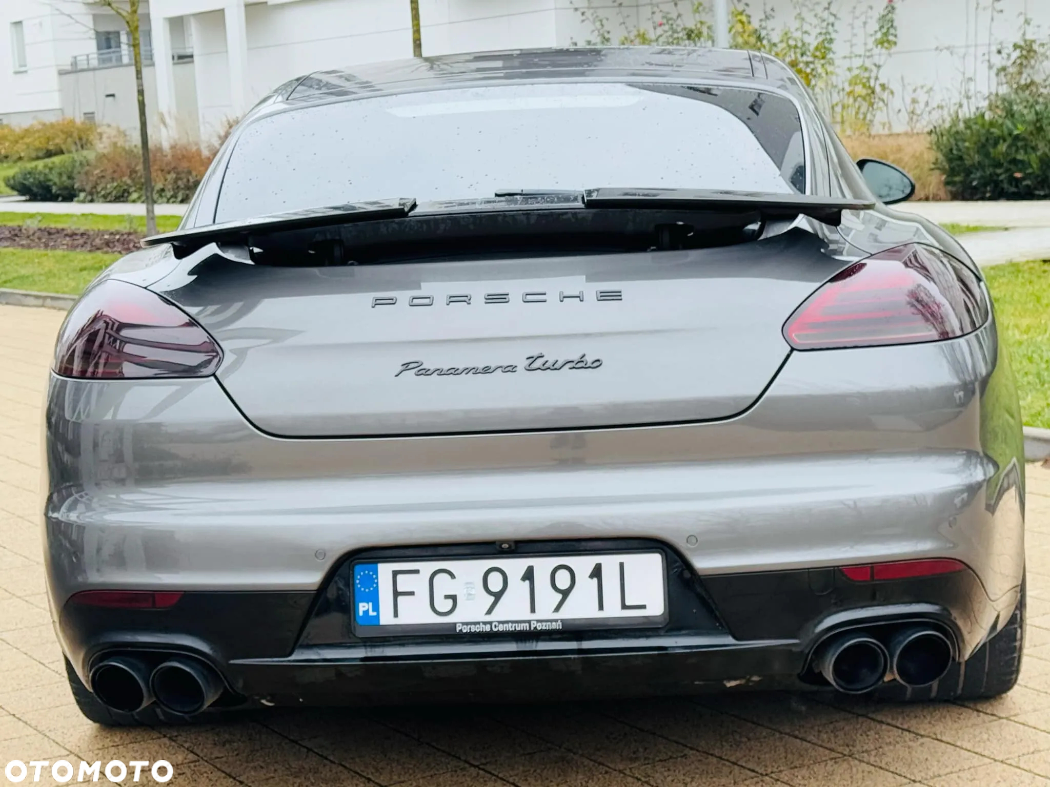 Porsche Panamera Turbo Executive - 13