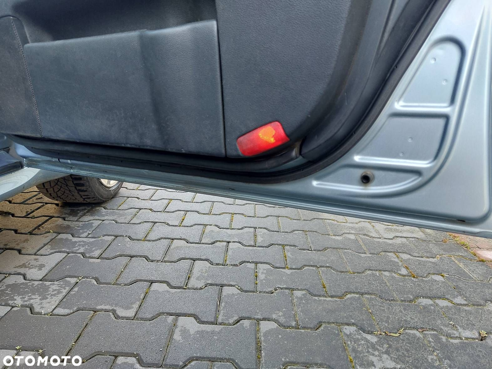 DRZWI KOMPLETNE PRAWY PRZÓD LEXUS IS II 8R6 - 7