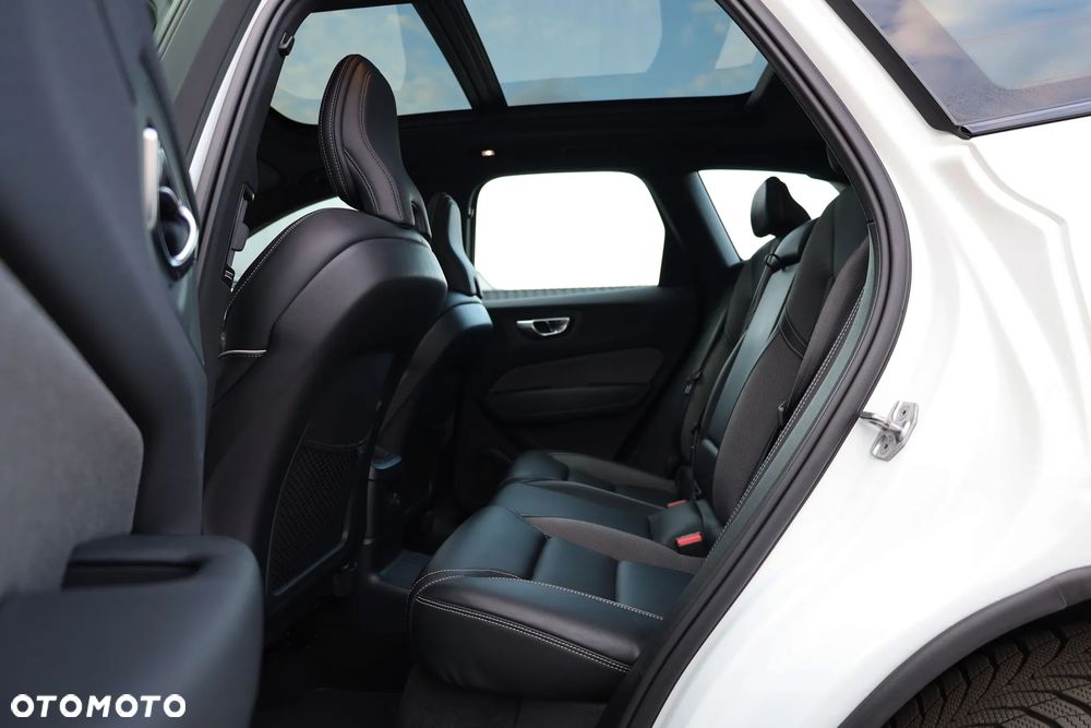 Volvo XC 60 T6 AWD Recharge Geartronic RDesign - 22