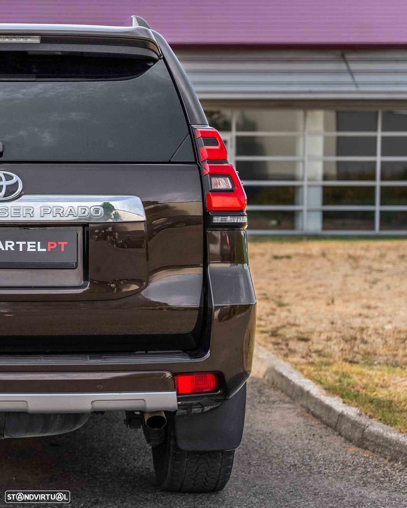 Toyota Land Cruiser Prado - 8