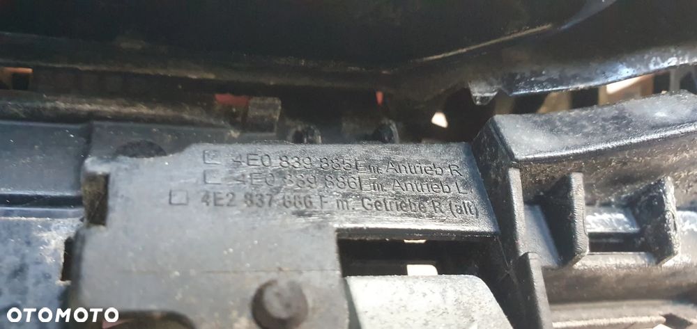 Klamka prawy przód przednia prawa Audi A8 D3 - 8