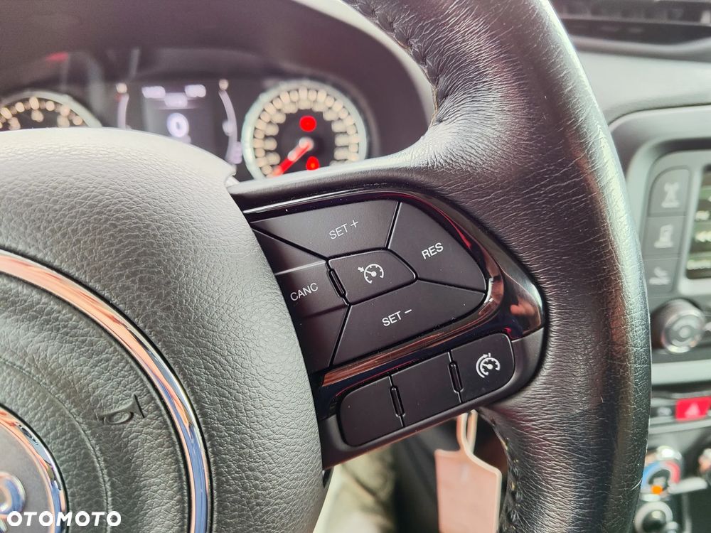 Jeep Renegade 1.4 MultiAir Night Eagle - 24