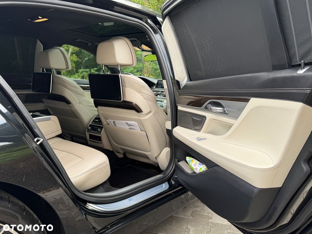 BMW Seria 7 740Le iPerformance - 19