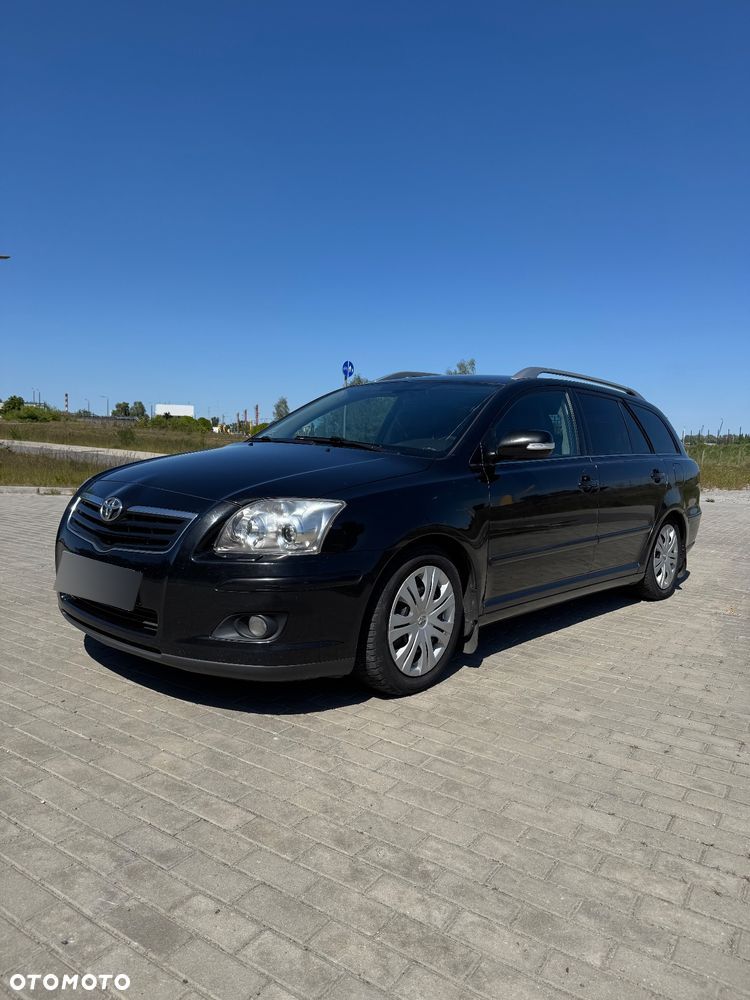 Toyota Avensis 1.8 VVT-i Sol - 1