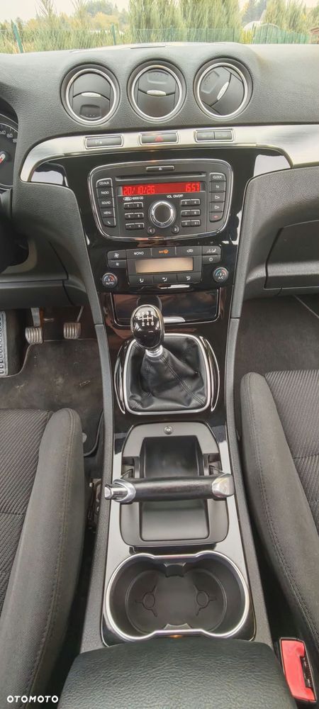 Ford Galaxy - 8