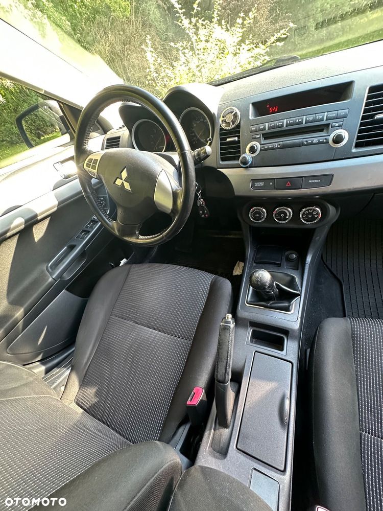 Mitsubishi Lancer 1.6 Invite - 19