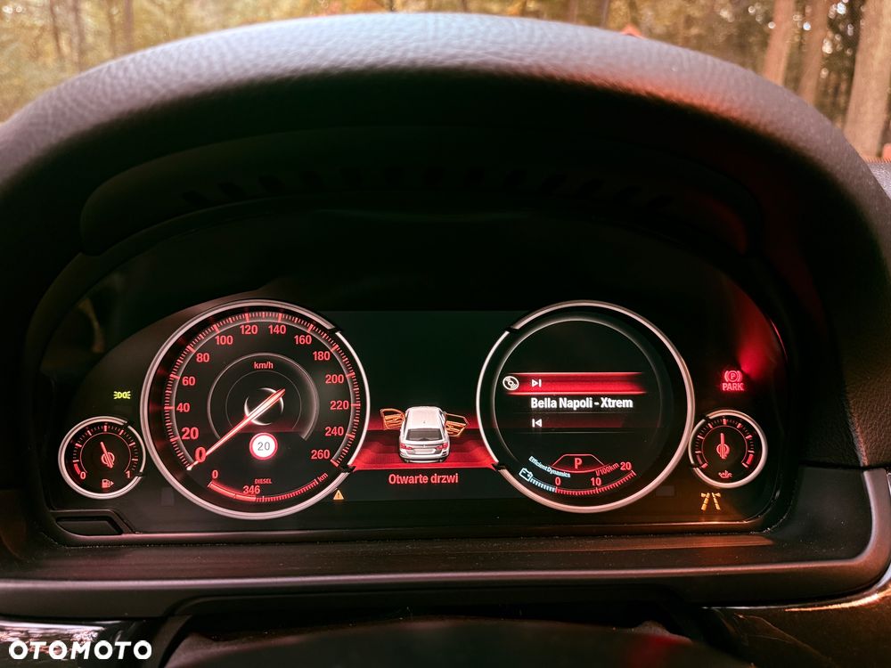 BMW Seria 5 530d xDrive - 32