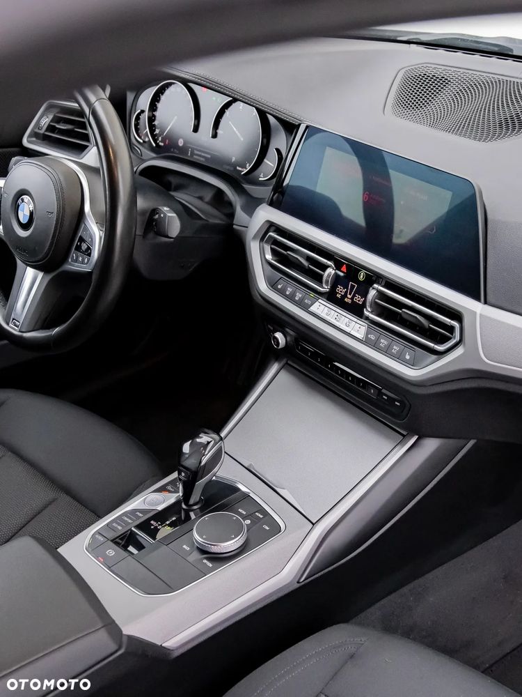 BMW Seria 3 318d M Sport - 25