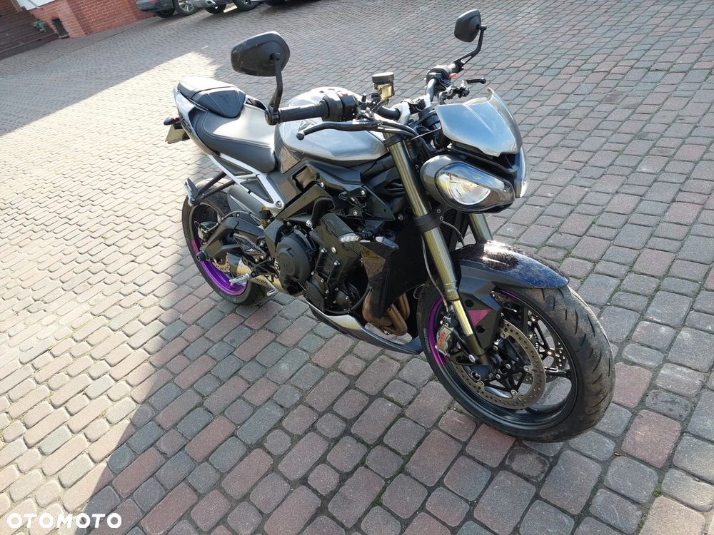 Triumph Street Triple - 7