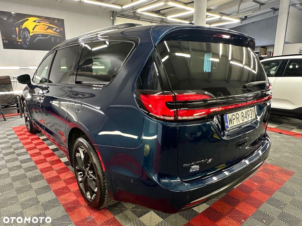 Chrysler Pacifica - 12