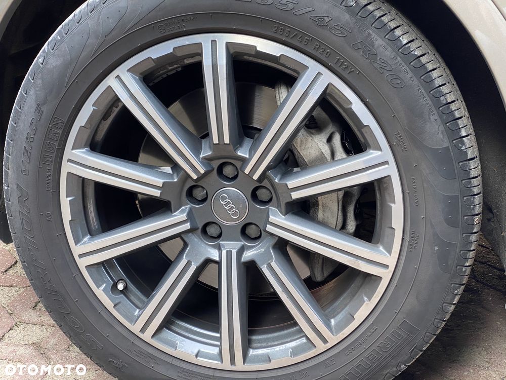 Audi Q7 - 40