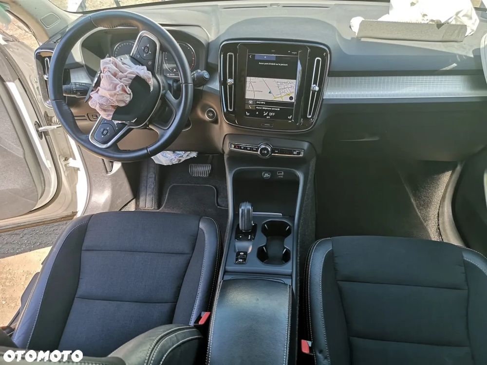 Volvo XC 40 D4 AWD Geartronic Momentum - 32