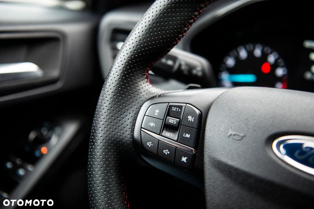 Ford Focus 1.0 EcoBoost mHEV ST-Line Design - 27