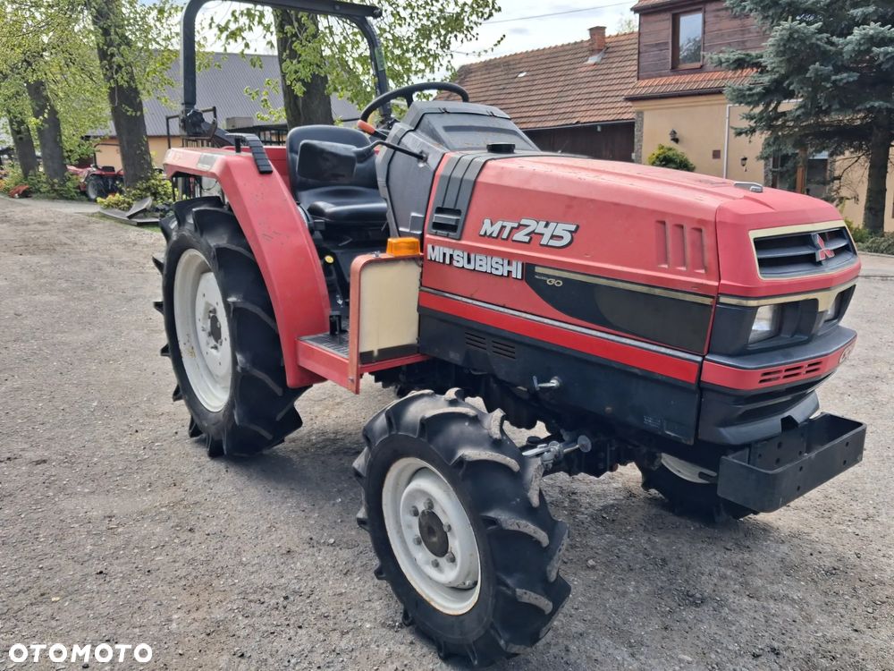 Mitsubishi Mt245 - 6