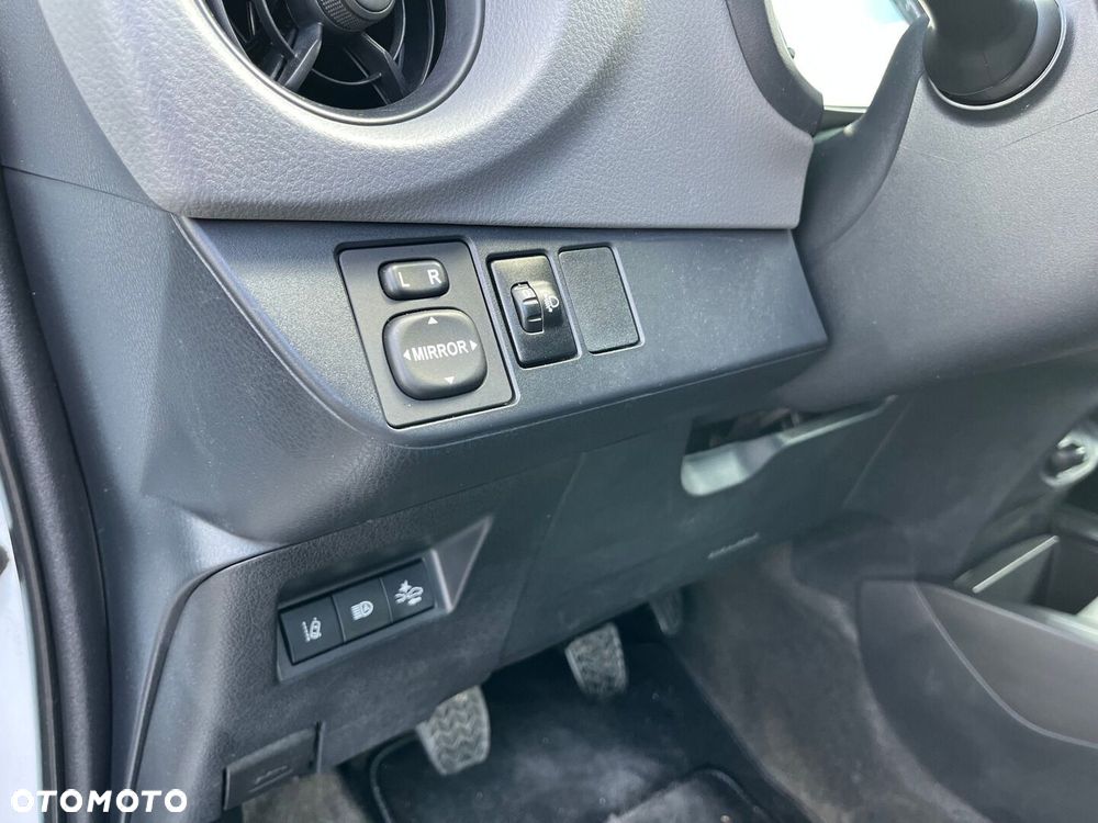 Toyota Yaris - 23