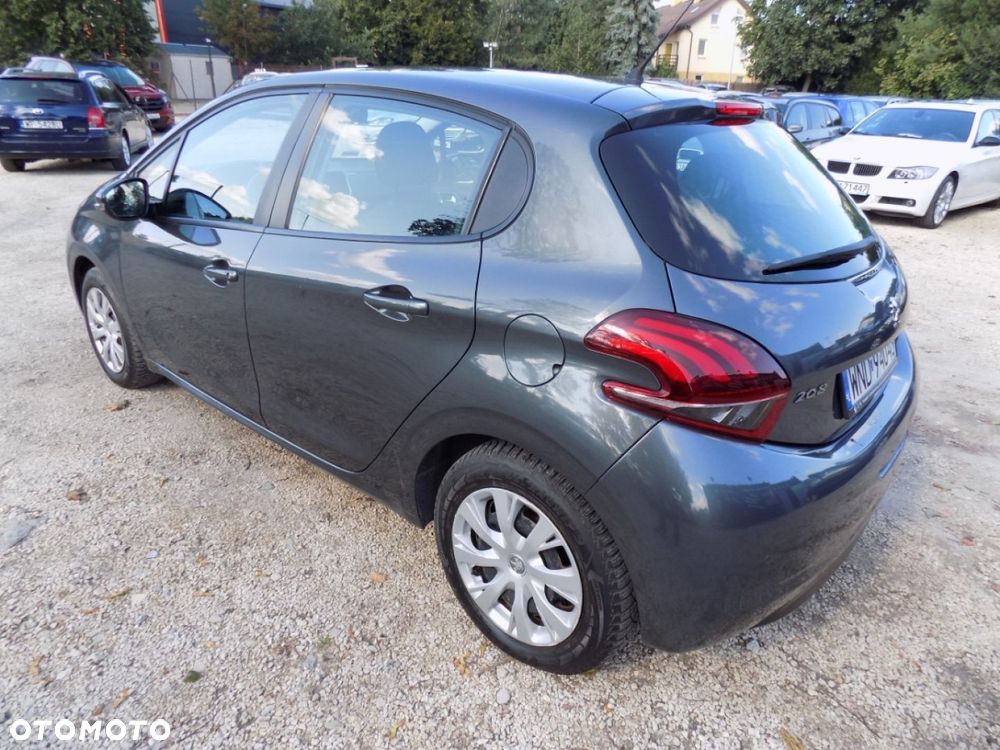 Peugeot 208 - 4