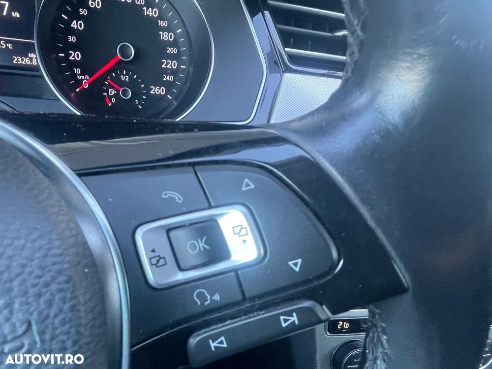 Volkswagen Passat - 17