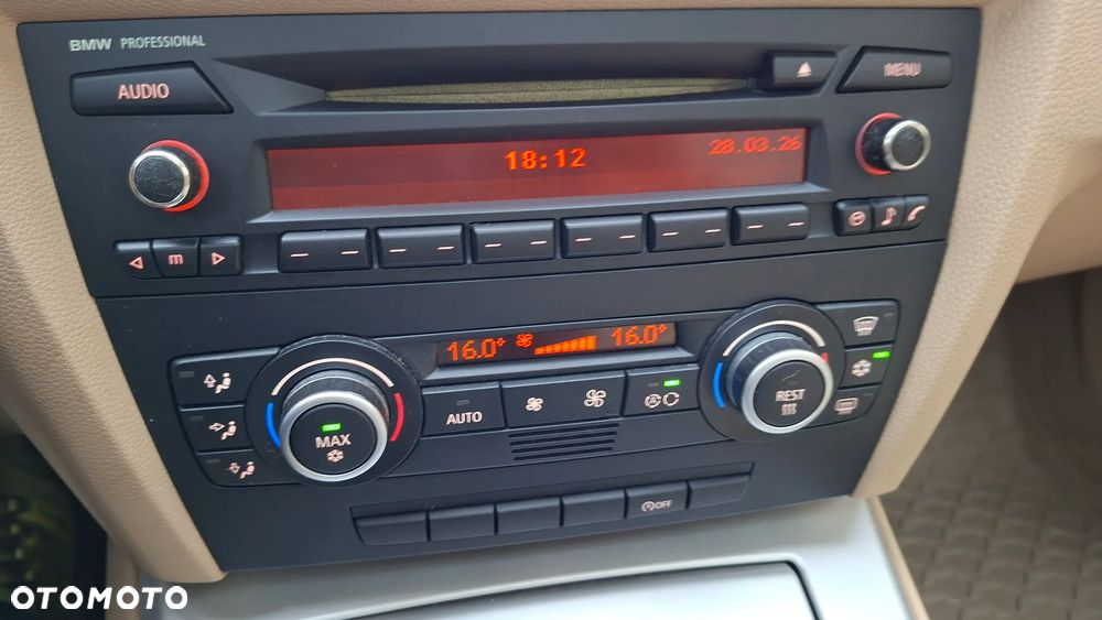 BMW Seria 3 318i Edition Exclusive - 34