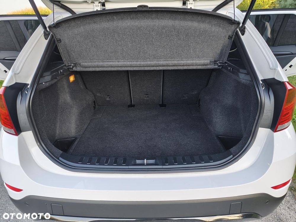 BMW X1 sDrive18d xLine - 31