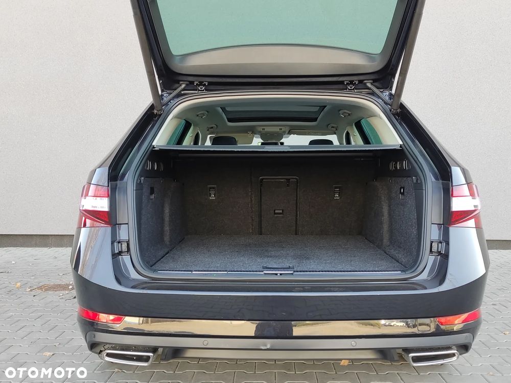 Skoda Superb 2.0 TSI 4x4 DSG Sportline - 28