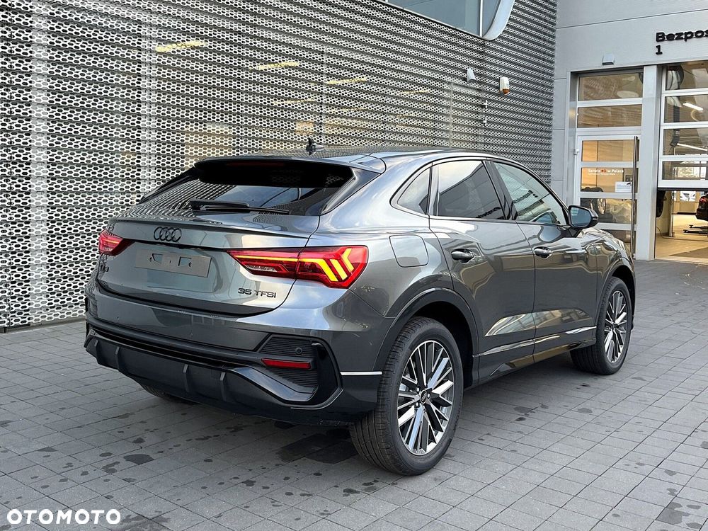 Audi Q3 Sportback - 11