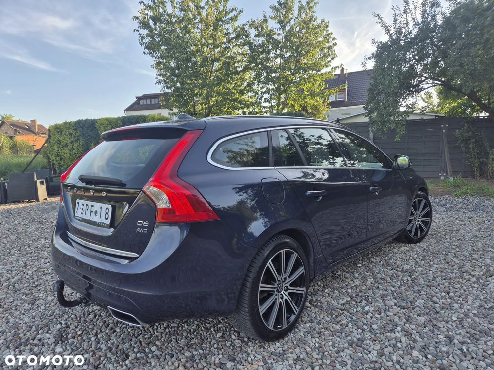Volvo V60 D6 AWD Plug-in Hybrid Summum - 16