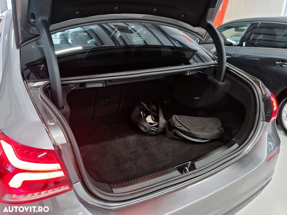 Mercedes-Benz A 250 e Aut. - 33