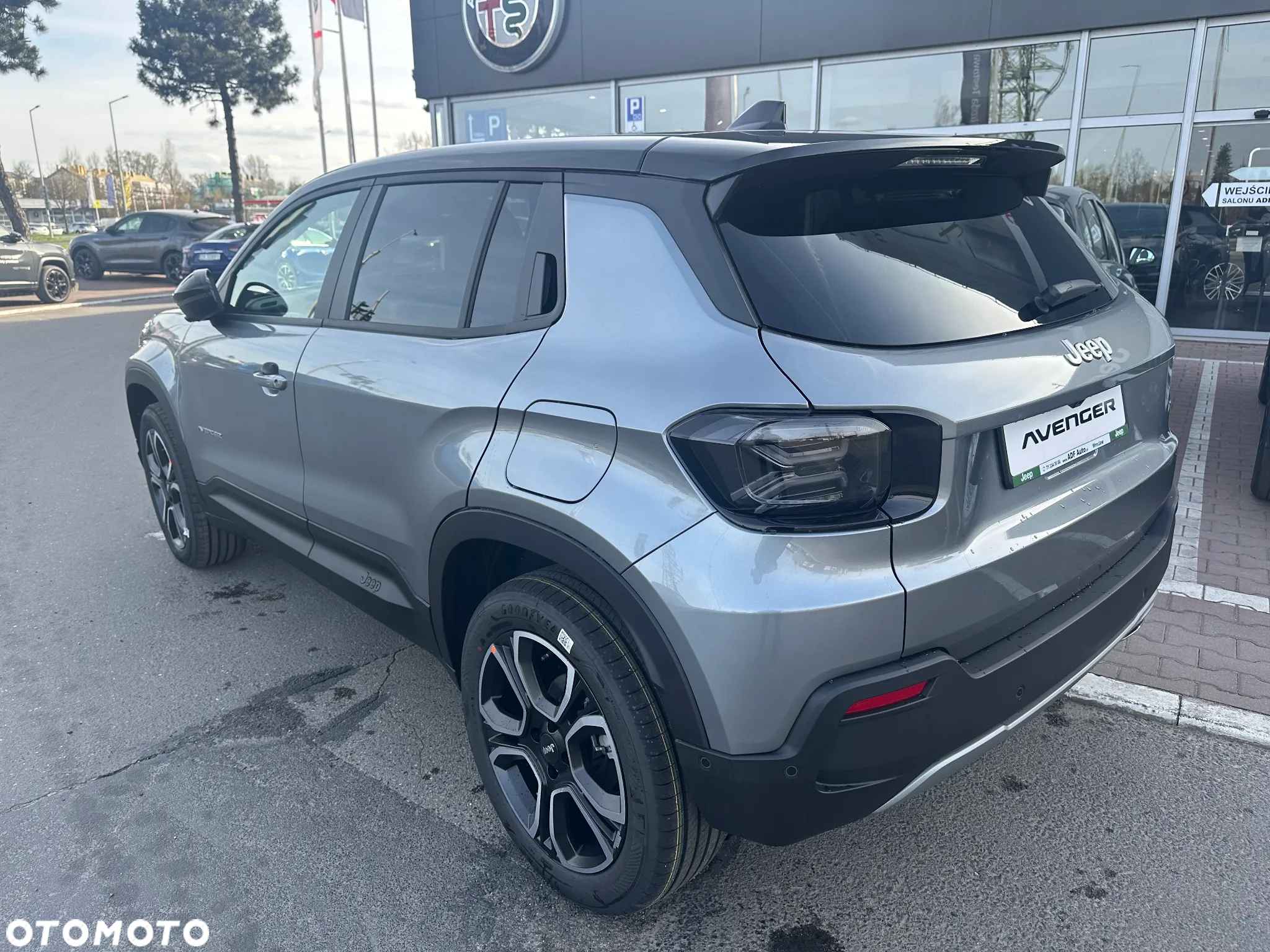 Jeep Avenger 1.2 T3 mHEV Summit FWD eDCT6 - 4