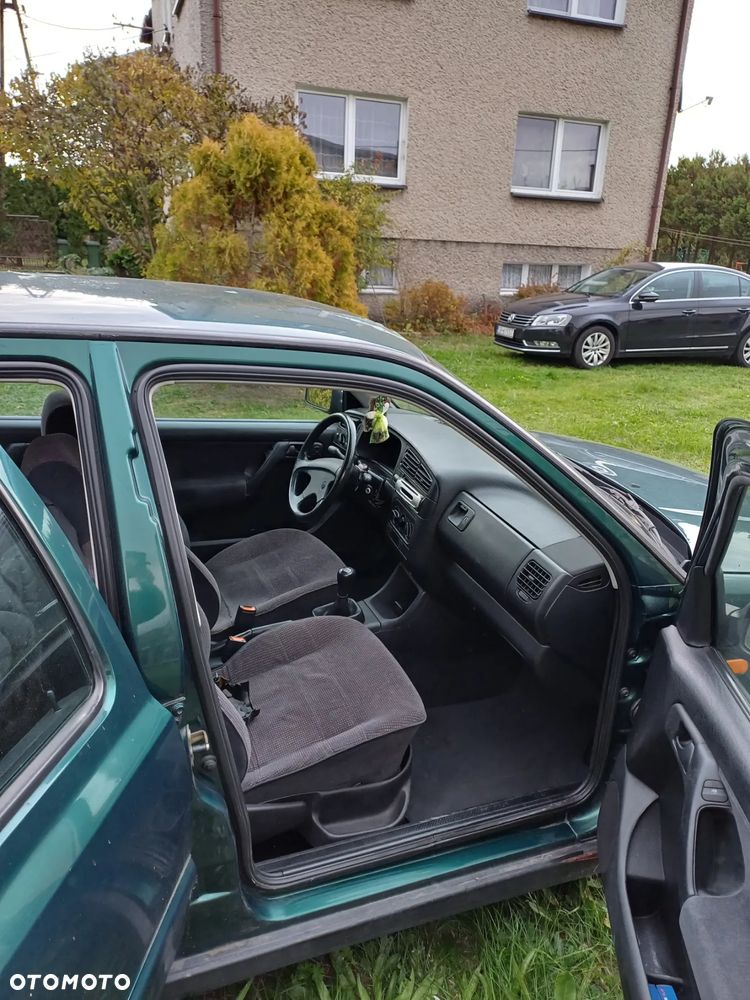 Volkswagen Golf 1.6 - 6