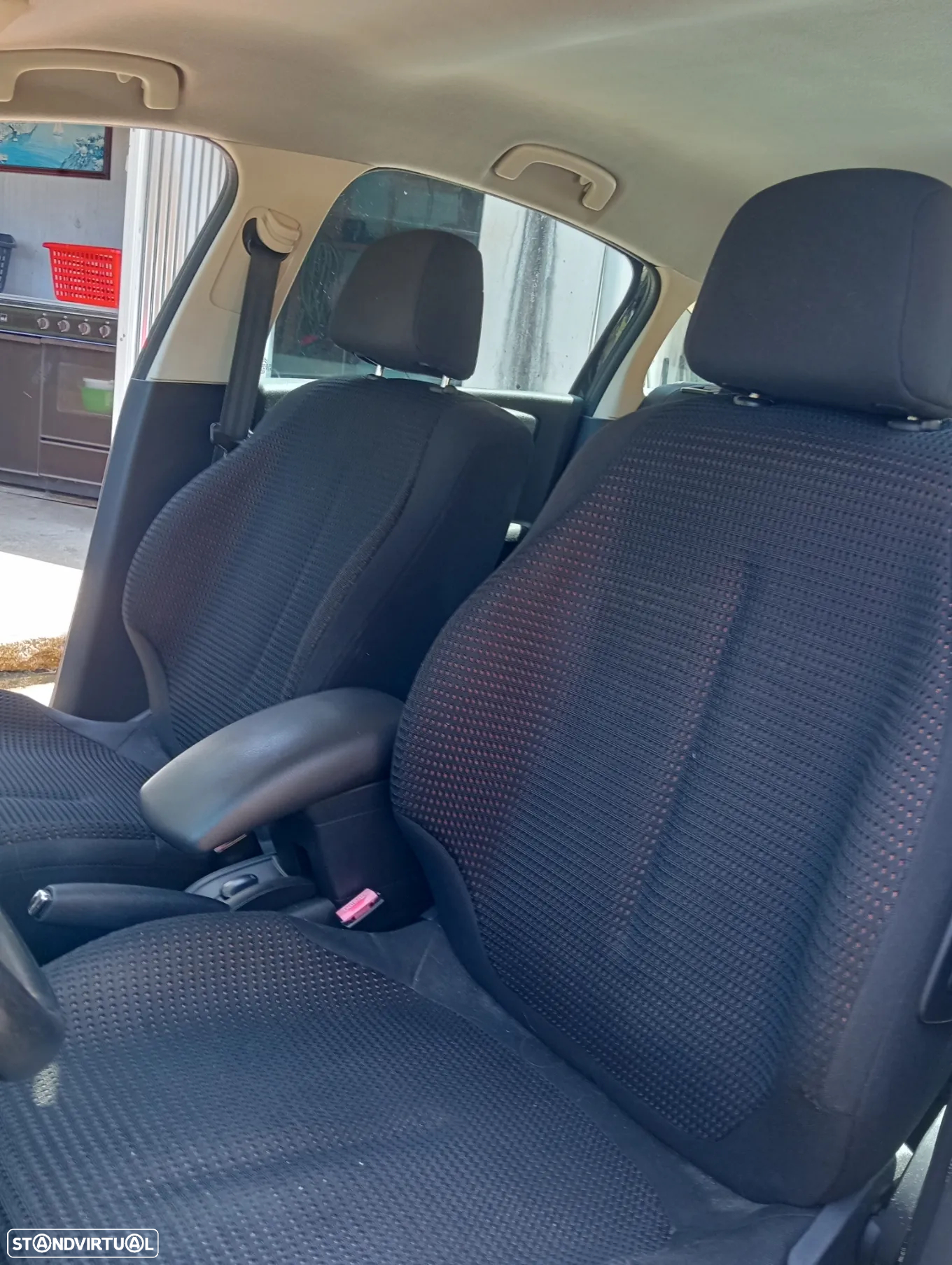 Citroën C4 1.6 HDi SX - 6