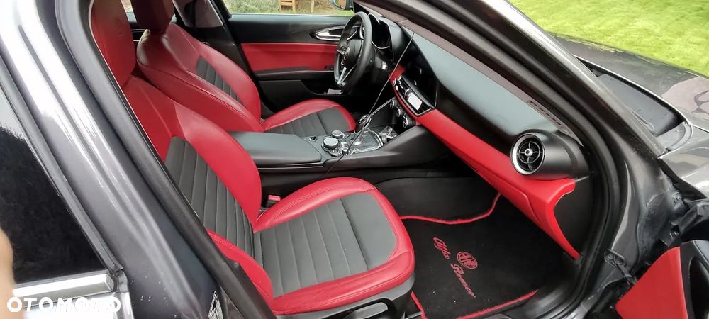 Alfa Romeo Giulia 2.2 AT8 Super - 15