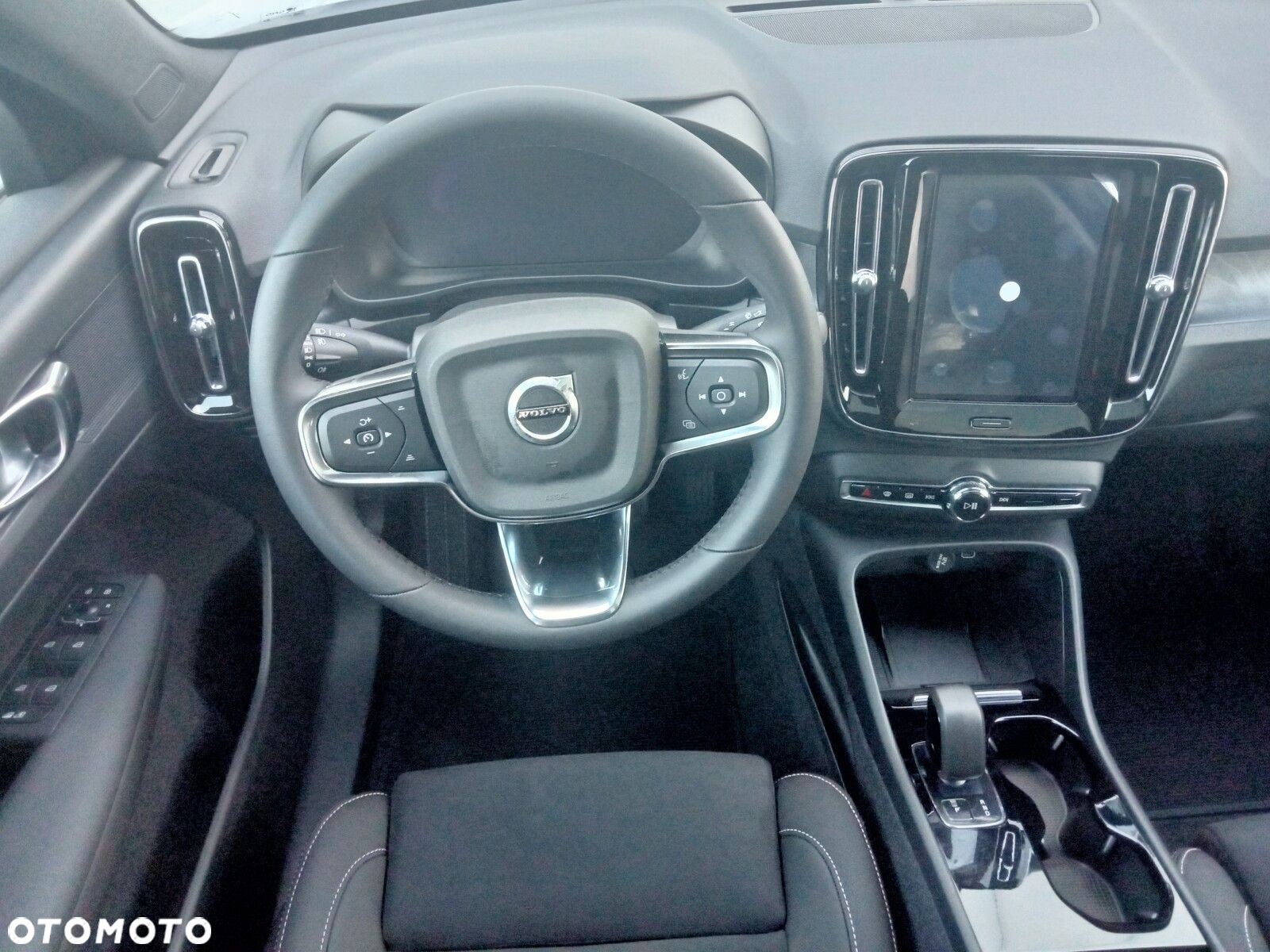 Volvo C40 - 8