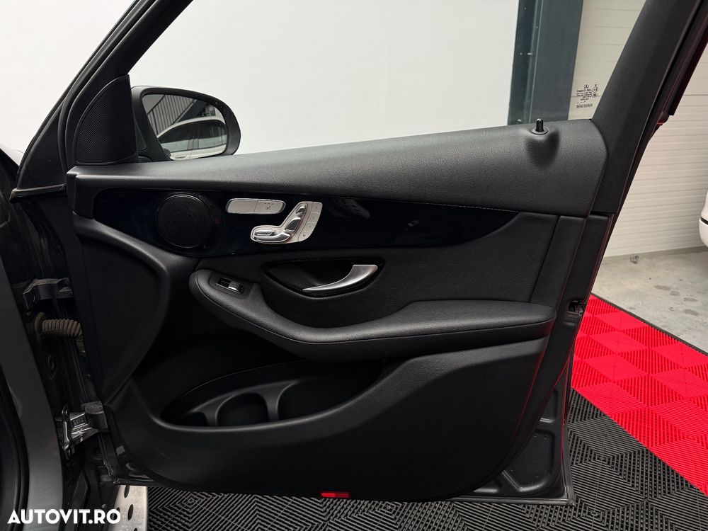 Mercedes-Benz GLC 220 d 4MATIC 9G-TRONIC - 29