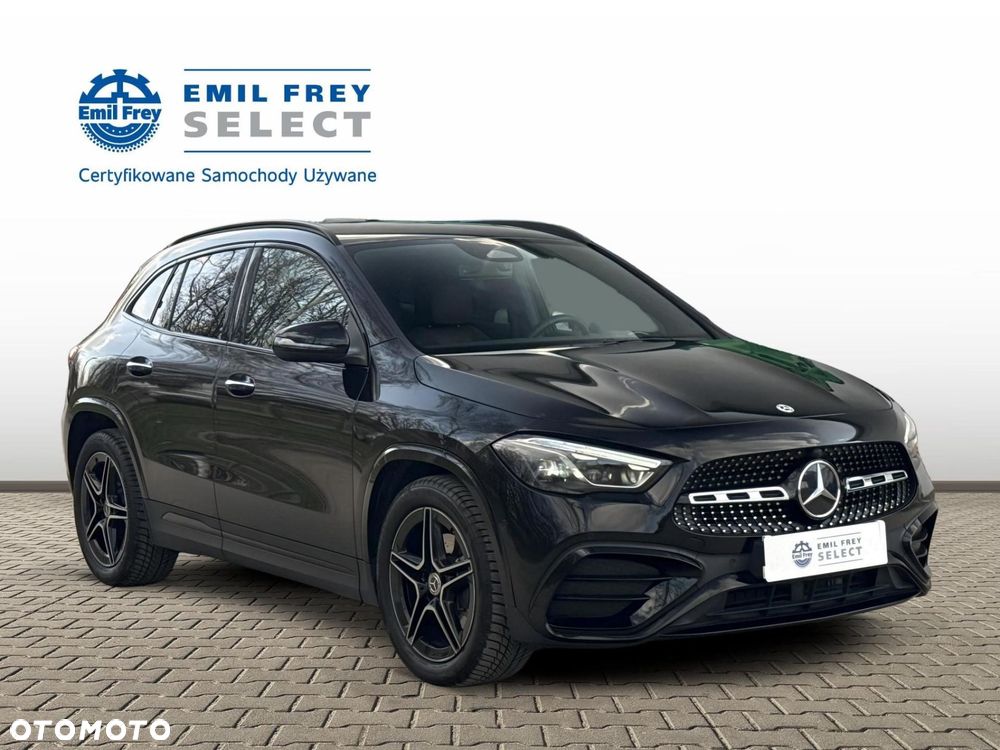 Mercedes-Benz GLA - 4