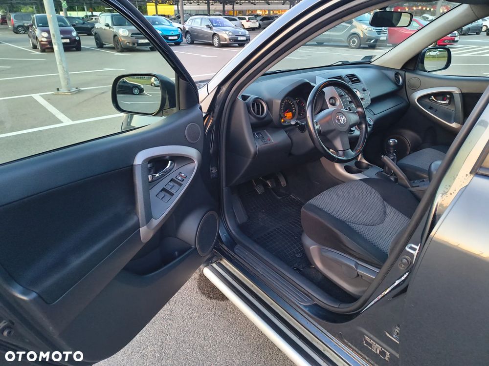 Toyota RAV4 2.2 D-4D Luna - 11