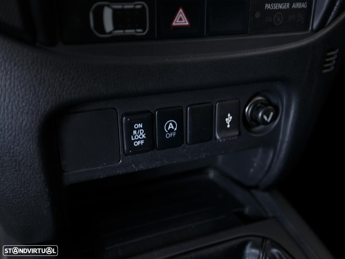 Mitsubishi L200 - 15