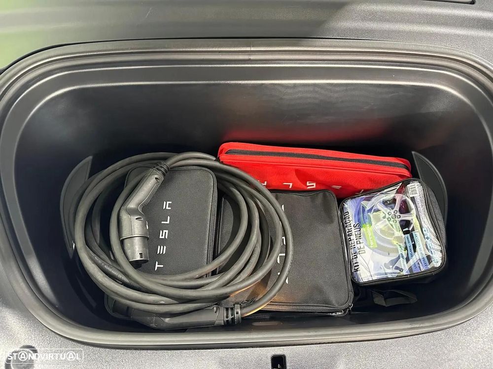 Tesla Model Y Standard - 45