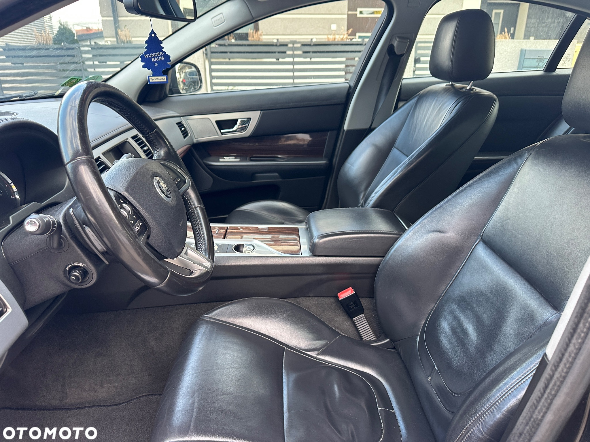 Jaguar XF 2.2 D Premium Luxury - 12