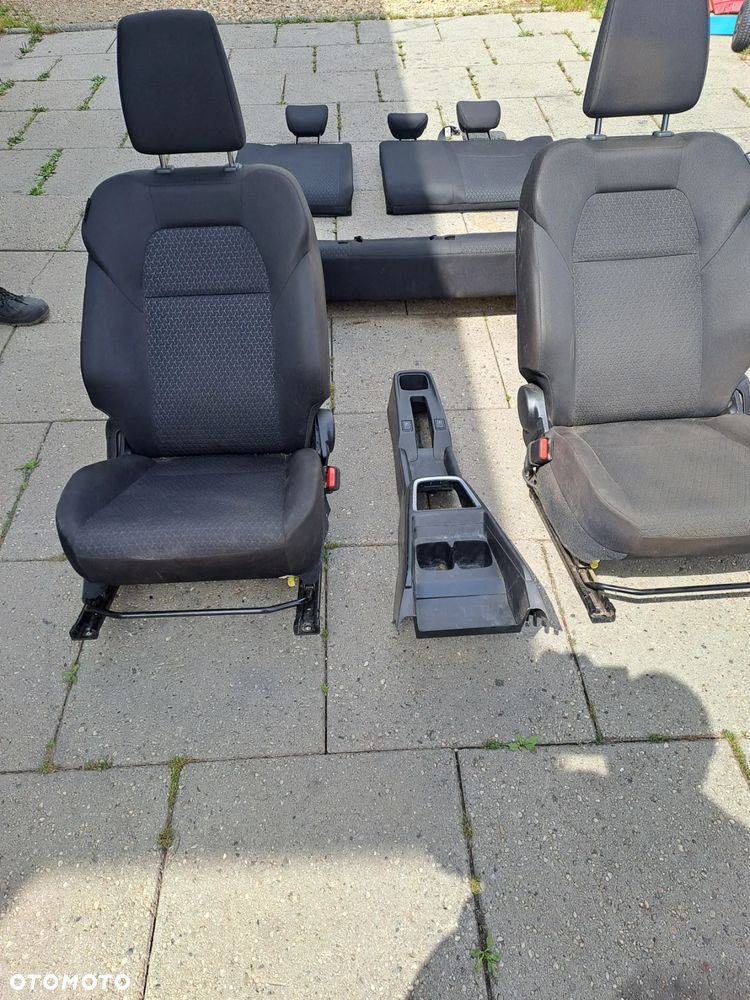 Suzuki Swift MK8 5D komplet foteli podgrzewanych boczki EU