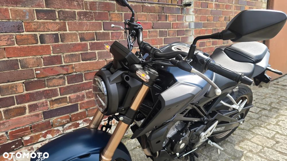 Honda CB - 3