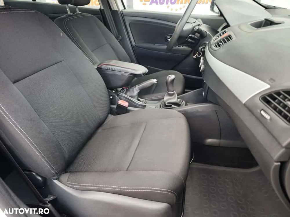 Renault Fluence 1.6 Authentique - 17