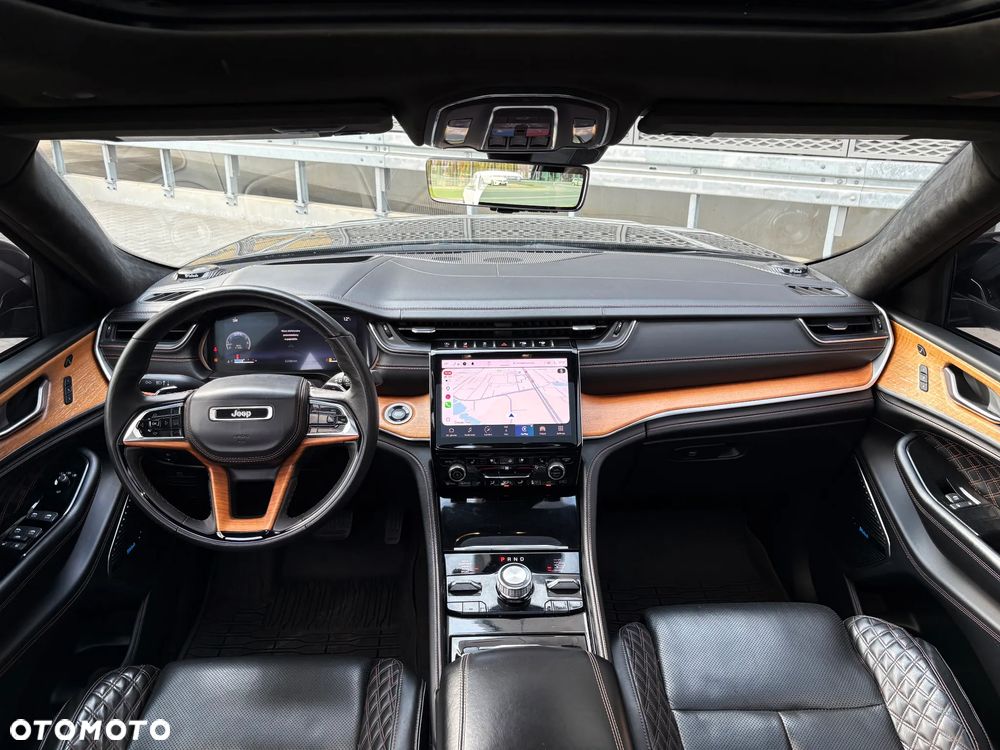 Jeep Grand Cherokee - 23