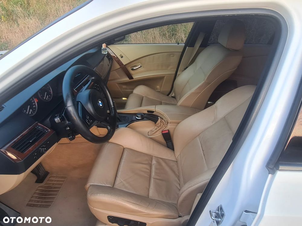 BMW Seria 5 530xi - 11