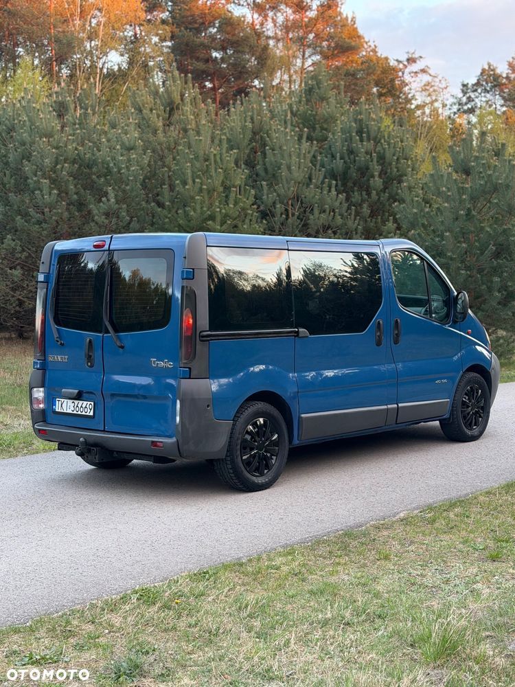 Renault Trafic Passenger Authentique - 4