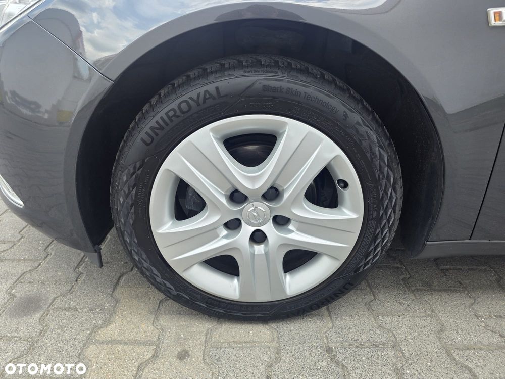 Opel Insignia - 10