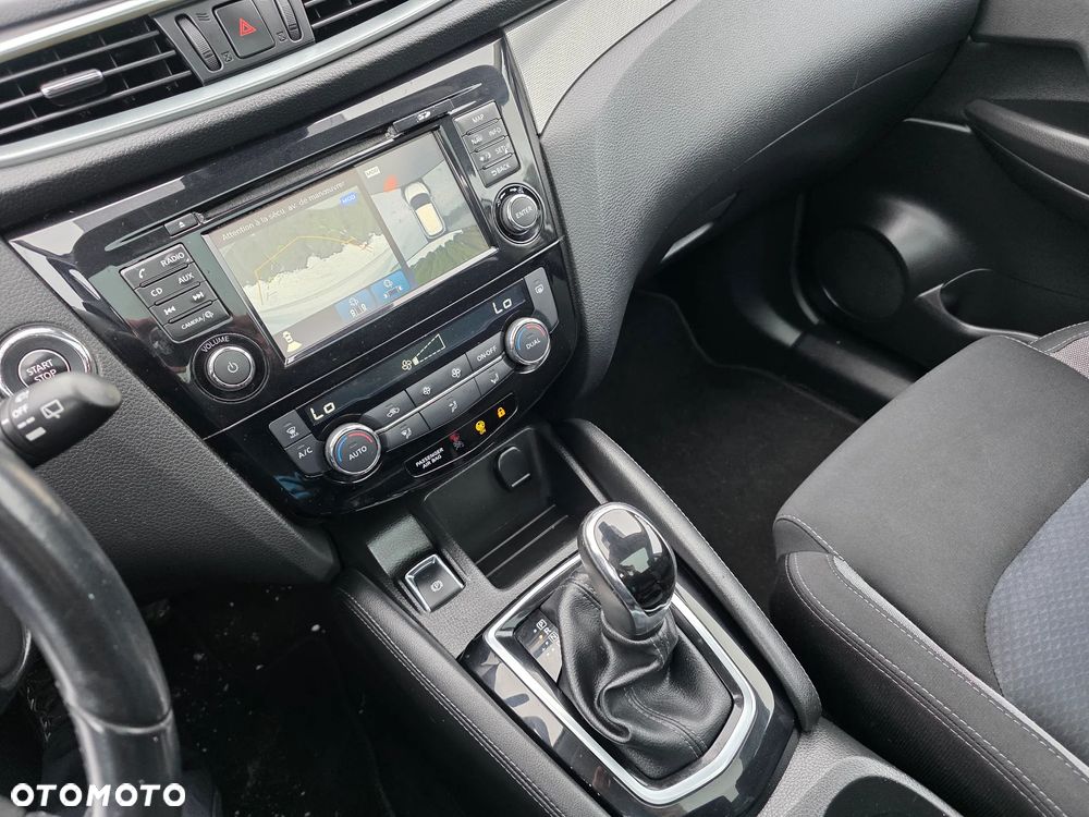 Nissan Qashqai 1.6 DCi Xtronic TEKNA - 11
