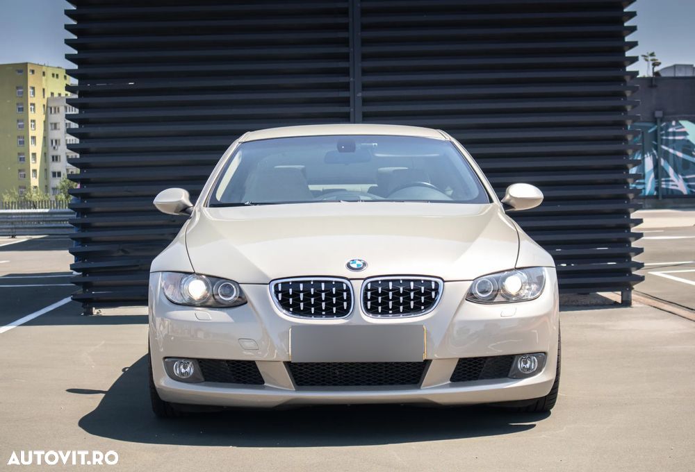 BMW Seria 3 330d Coupe - 2