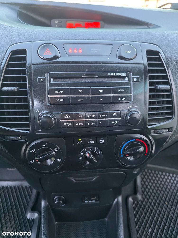 Hyundai i20 1.2 FIFA WM Edition - 19
