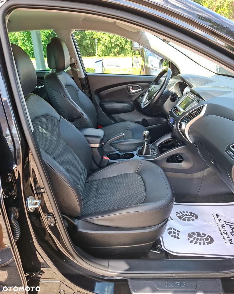 Hyundai ix35 1.6 2WD Fifa World Cup Edition - 9