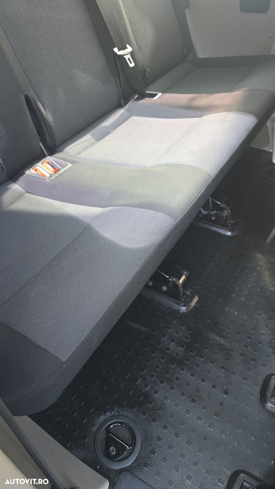 Volkswagen Multivan - 9